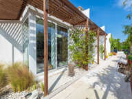Rare, villa atypique contemporaine, piscine et tennis, à St Raphael Valescure — photo 4