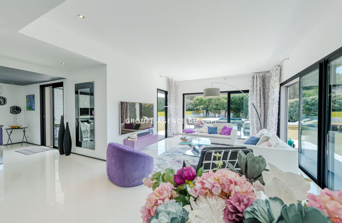 VILLA CONTEMPORAINE VALESCURE  AVEC PISCINE GARAGE ET DEPANDANCES — photo 5