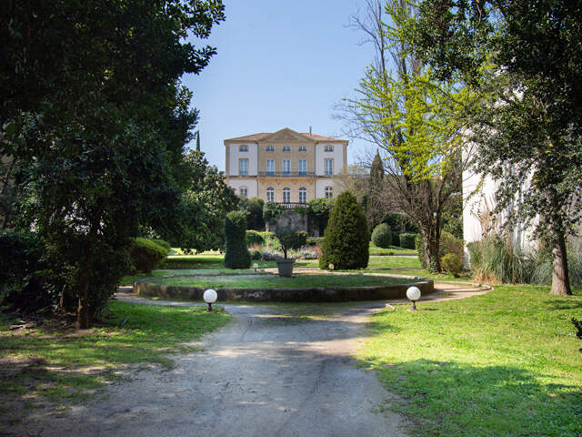 Place de stationnement couvert. — photo du bien