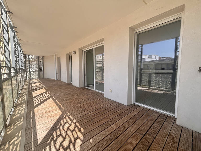 Appartement 3 pièces 68m2 avec terrasse et une place de stat — photo 1