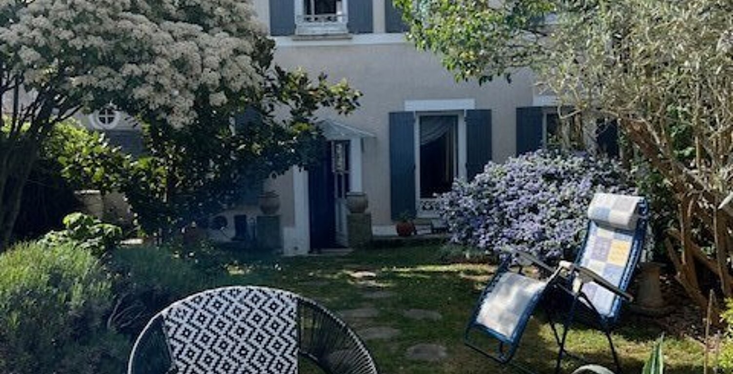 Maison Bourgeoise de caractère hyper centre de AUNEAU ! — photo 1