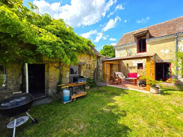 Au coeur de la campagne baugeoise, Longère de charme sur 2Hectares ! — photo du bien