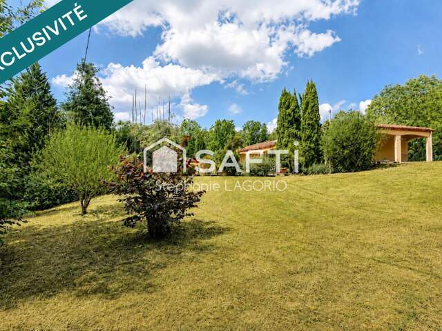 Maison familiale de 267 m² avec piscine sur un terrain arboré de 2 650 m² — photo du bien