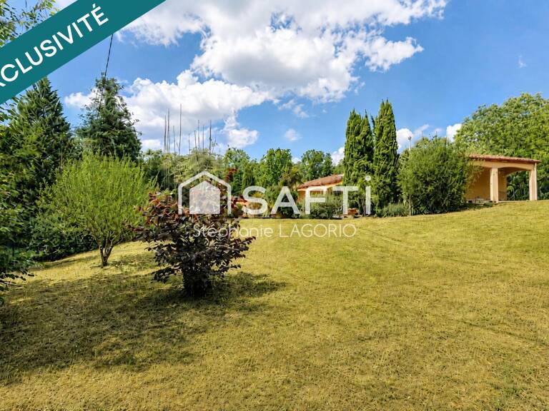Maison familiale de 267 m² avec piscine sur un terrain arboré de 2 650 m² — photo 1