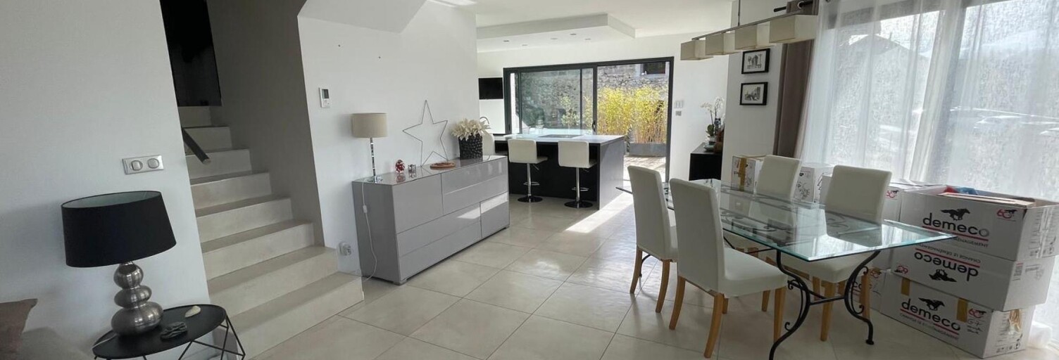Maison 4 Pièces 101 m² à vendre à Pugny-Chatenod (73100)