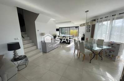 Maison moderne — photo du bien