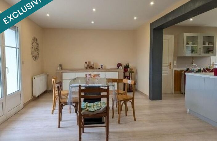 maison rénovée avec terrain clos à ARC ET SENANS — photo 2