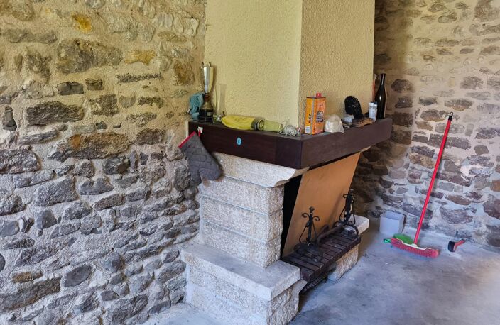 Maison de village 175 m² à rénover avec garage et dépendances — photo 4