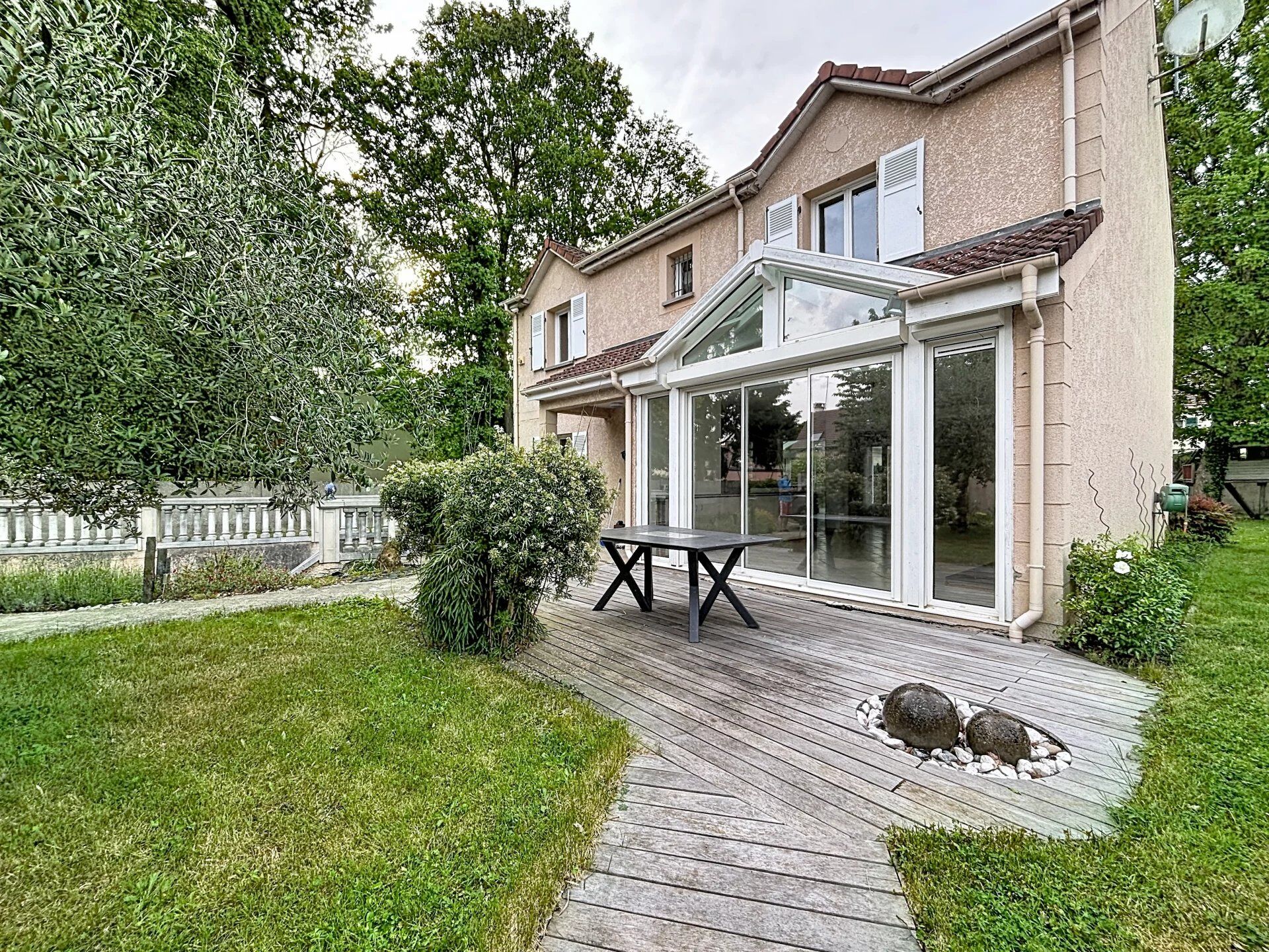 Maison 8 pièces 201 m² · à Yerres · 201 m² · 619 000 €