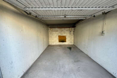 Garage  23000 €