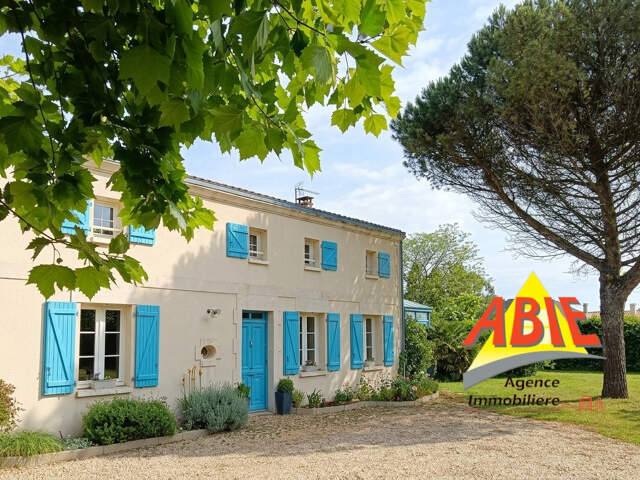 Échiré   Maison familiale avec grand jardin arboré sans vis- — photo du bien
