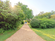 Échiré   Maison familiale avec grand jardin arboré sans vis- — photo 2