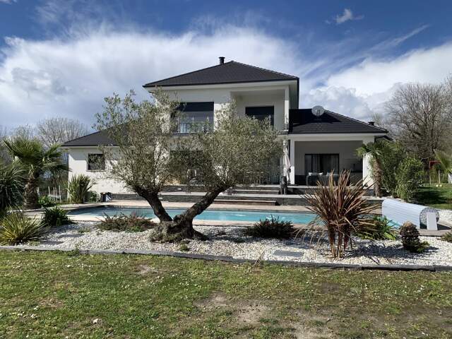 VILLA T7 D'EXCEPTION DE 210 M² - VUE PYRÉNÉES — photo du bien