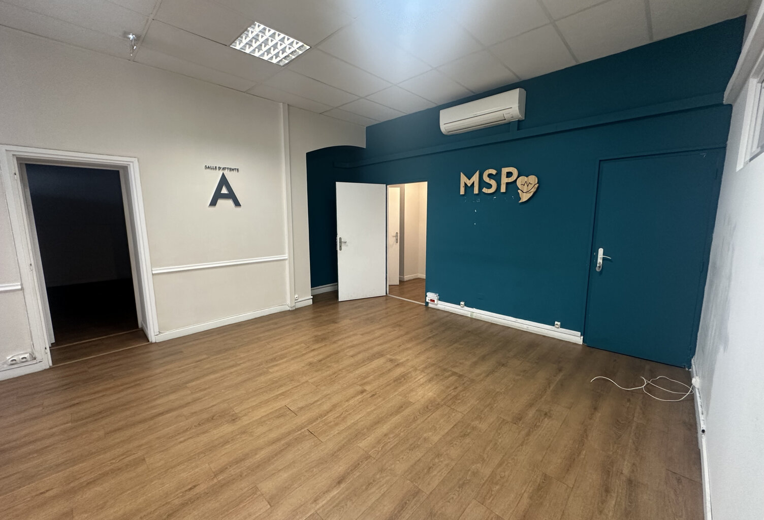 RUE ROQUELAINE - BUREAUX DE 229M2 RENOVES - 10 PARKINGS — photo 1
