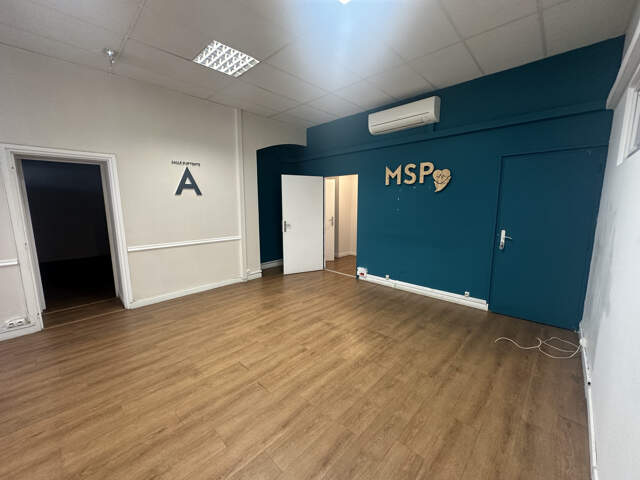 RUE ROQUELAINE - BUREAUX DE 229M2 RENOVES - 10 PARKINGS — photo du bien