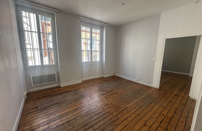 RUE ROQUELAINE - BUREAUX DE 229M2 RENOVES - 10 PARKINGS — photo 5
