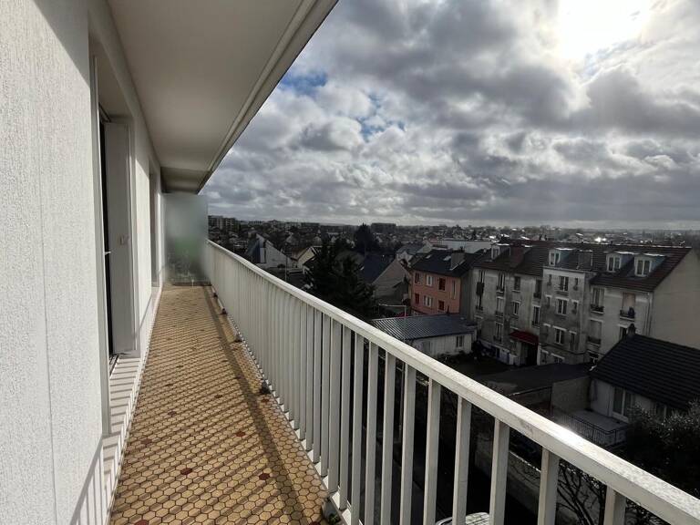 Appartement 5 pièces (dernier étage) avec balcon - LE BLANC MESNIL (93150) — photo 1