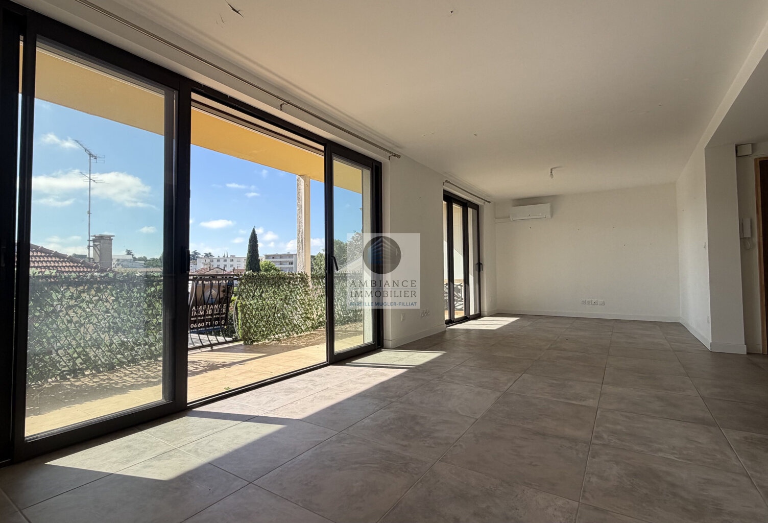 Appartement rénové avec terrasse — photo 1