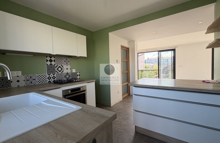 Appartement rénové avec terrasse — photo 3