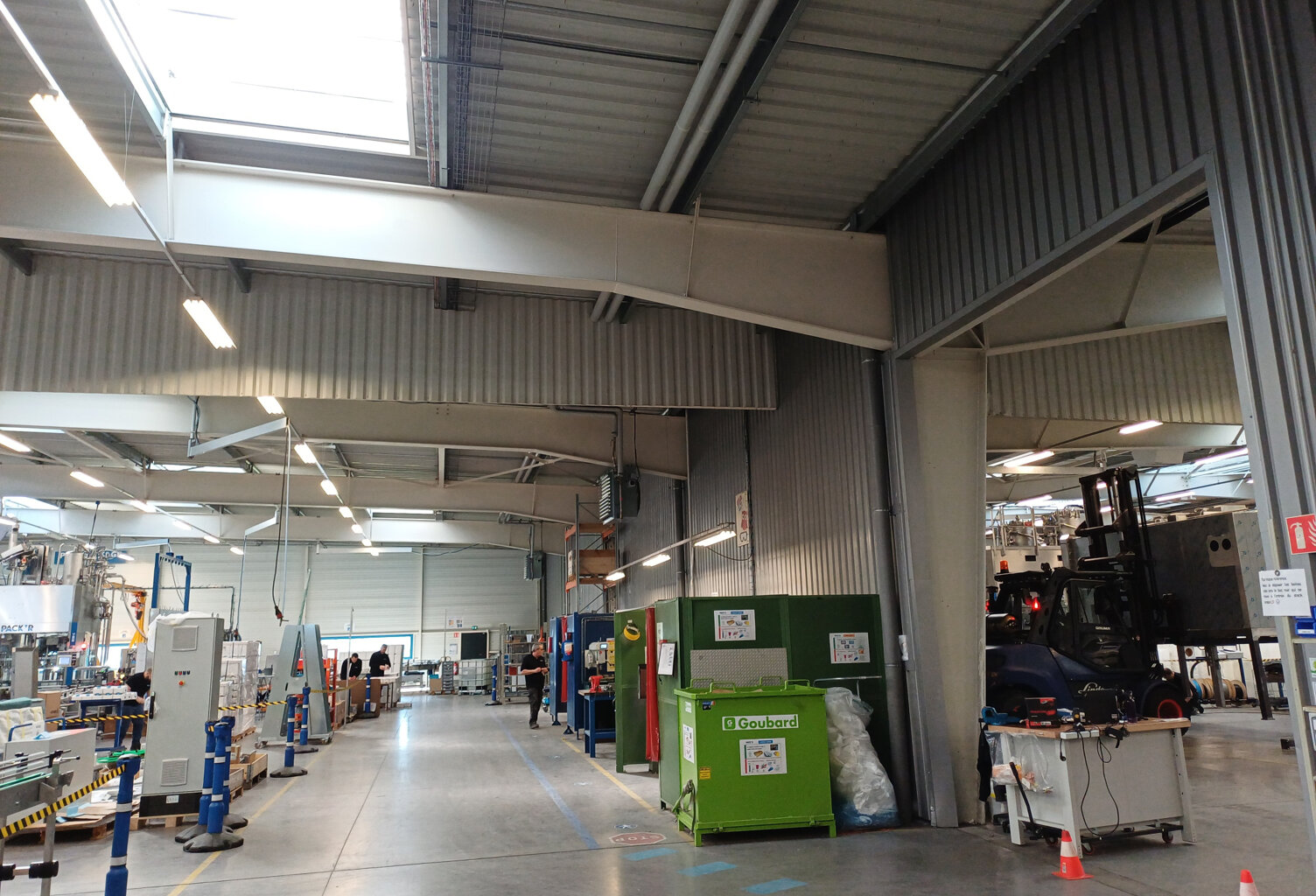 SITE INDUSTRIEL A VENDRE BEAUCOUZE — photo 1