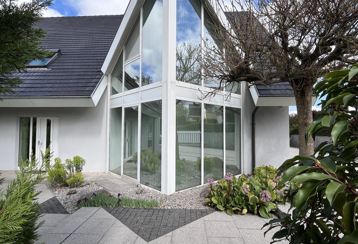 Réf: 11170**** Hégenheim limite Buschwiller: Propriété d'exception de haut standing & contemporaine. Très belles prestations, env. 300 m²  — photo 1