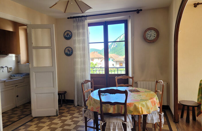FAVERGES. APPARTEMENT 3 PIECES AVEC CAVE ET GARAGE — photo 2