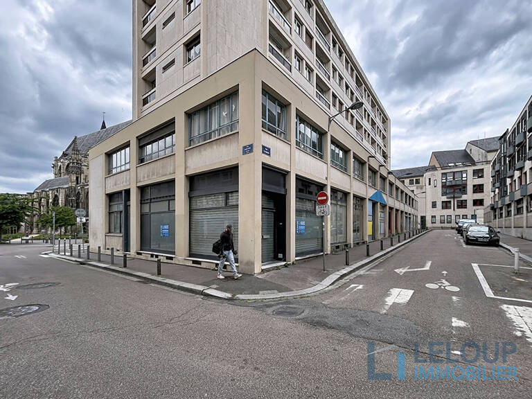 Local commercial de 55m² - proche place de la Pucelle — photo 1