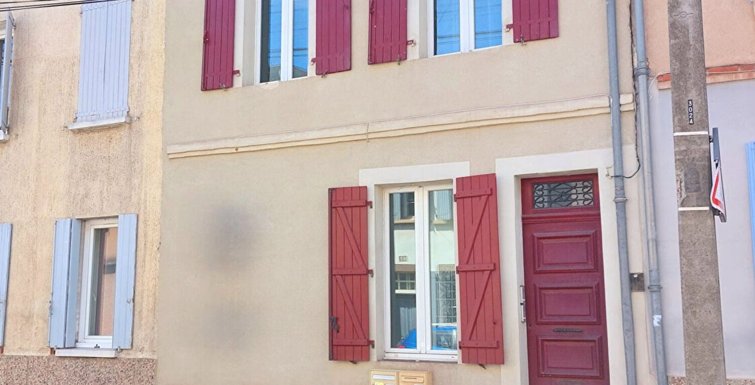 SOUS OFFRE vente en cours - Maison individuelle divisée en 2 appartements rapport locatif secteur Pelloutier — photo 1