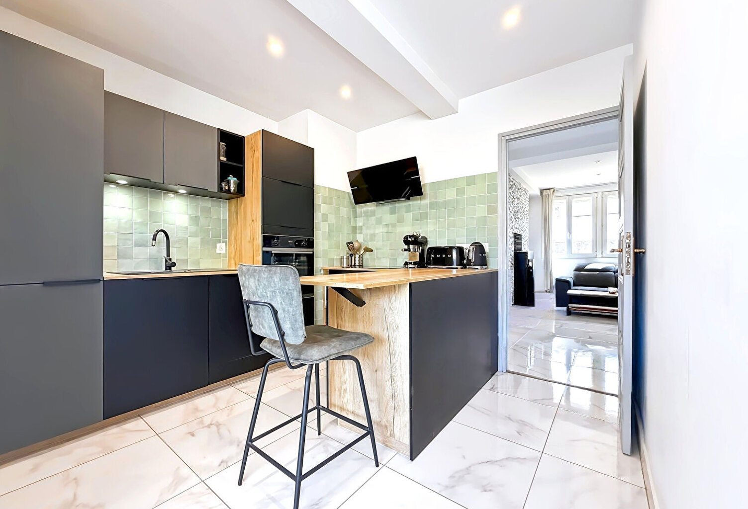 A VENDRE - T3 TRAVERSANT DE 80 M² ENTIÈREMENT RÉNOVÉ - LORETTO — photo 1