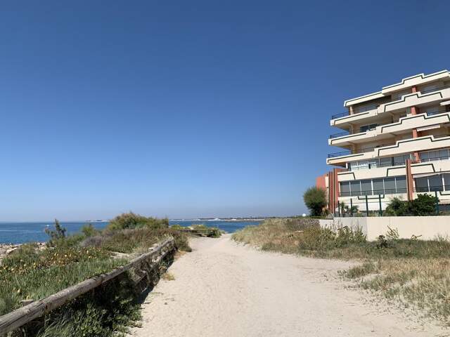sete vue mer rez de jardin exceptionnel T2 bis avec dégagement cellier mitoyen et parking privatif couvert sécurisé — photo du bien