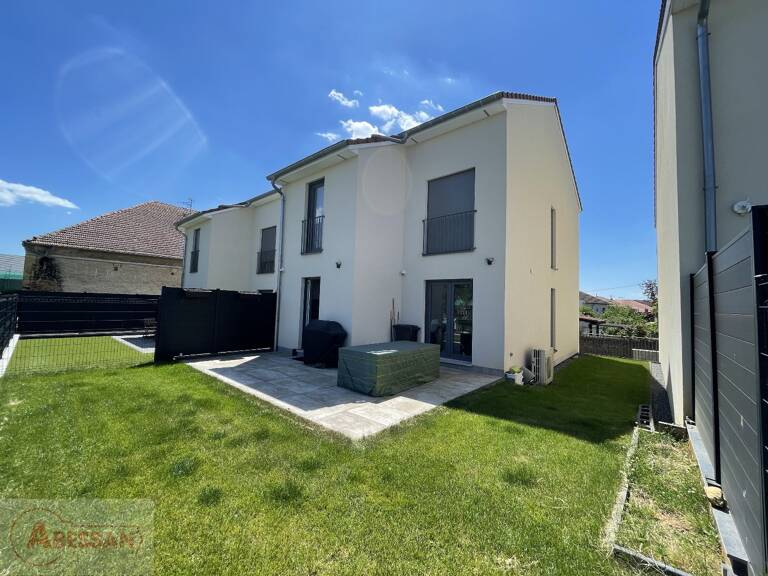 Villa — photo 1