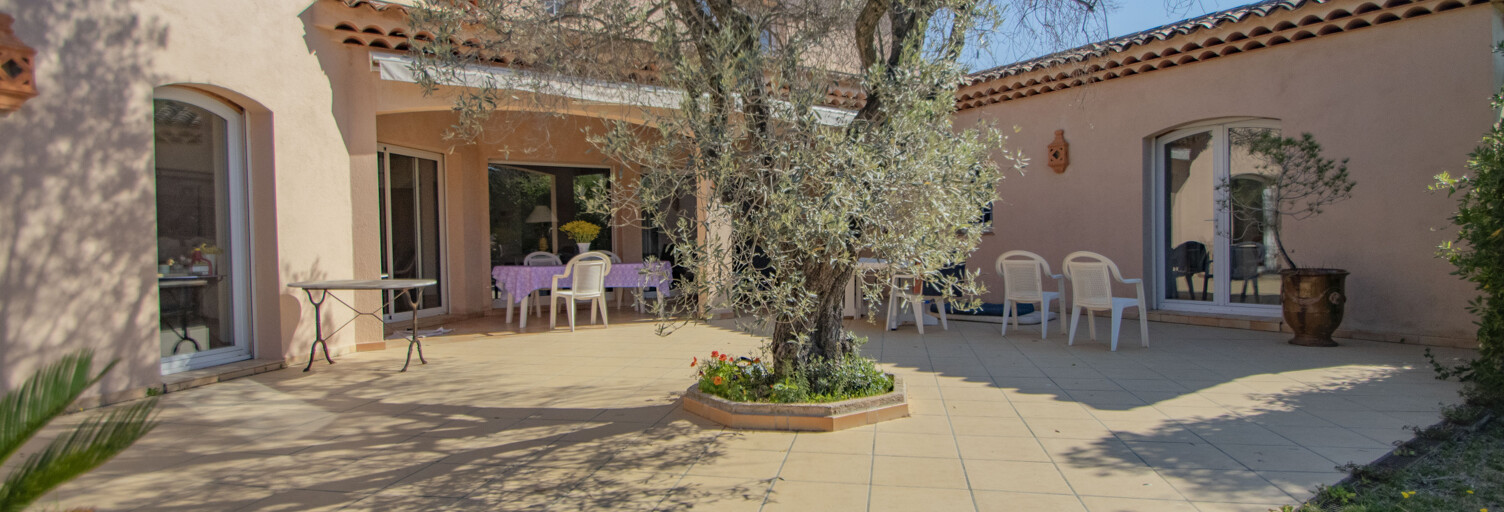 Maison 11 Pièces 350 m² à vendre à La Crau (83260)