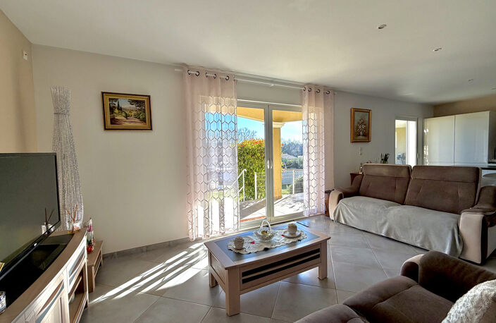 Villa récente de plain pied sur 2800 M2 de terrain — photo 3