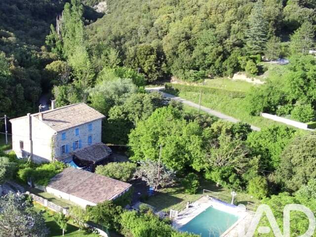 Vente Maison de campagne 8 pièces — photo du bien