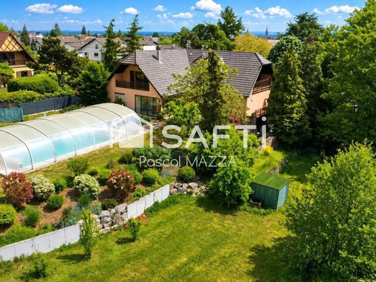 villa d'architecte de 300m² avec piscine de 12,50x5m sur un terrain de 2512m² — photo 1