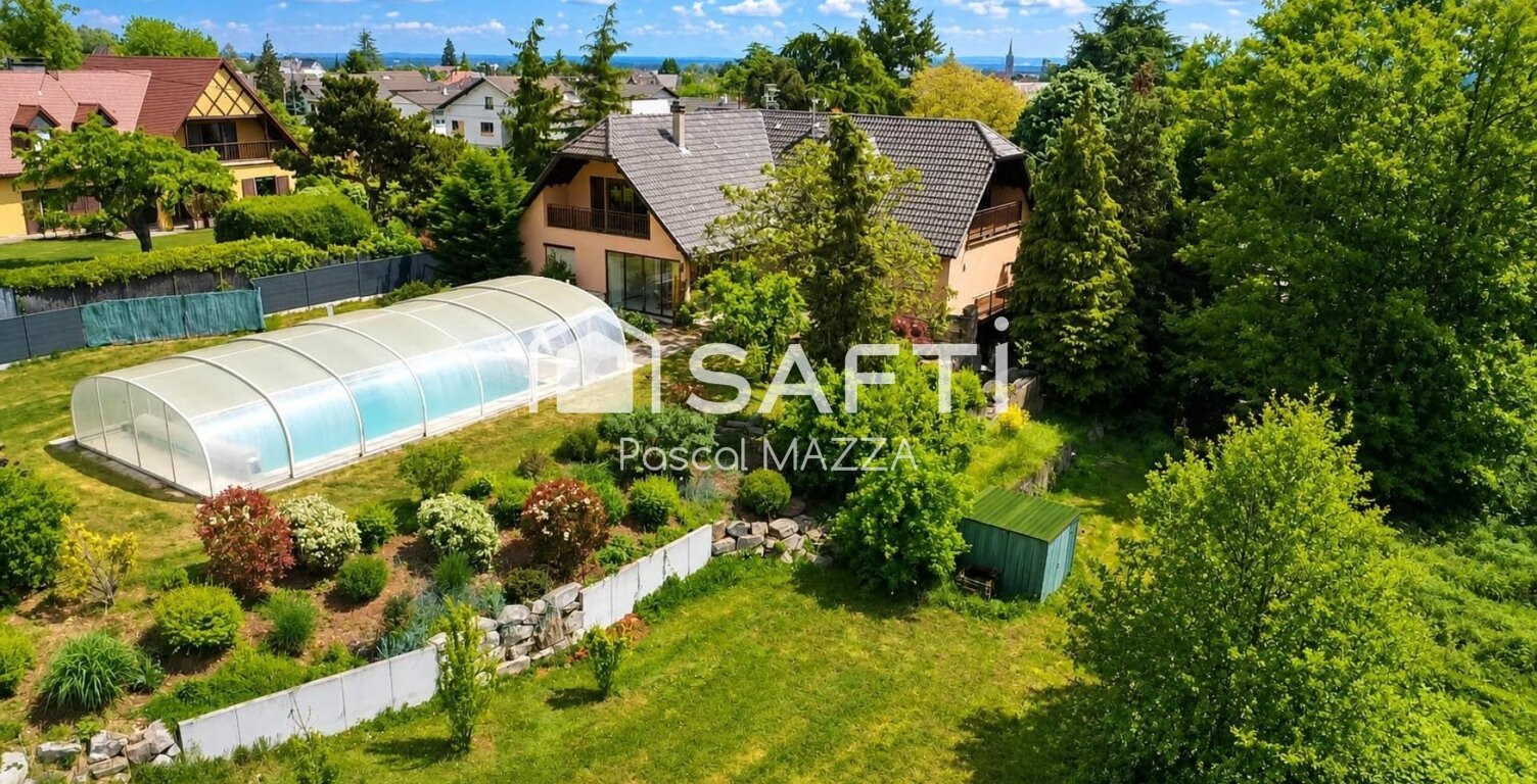villa d'architecte de 300m² avec piscine de 12,50x5m sur un terrain de 2512m² — photo 1
