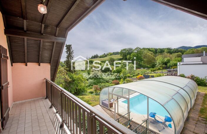 villa d'architecte de 300m² avec piscine de 12,50x5m sur un terrain de 2512m² — photo 2