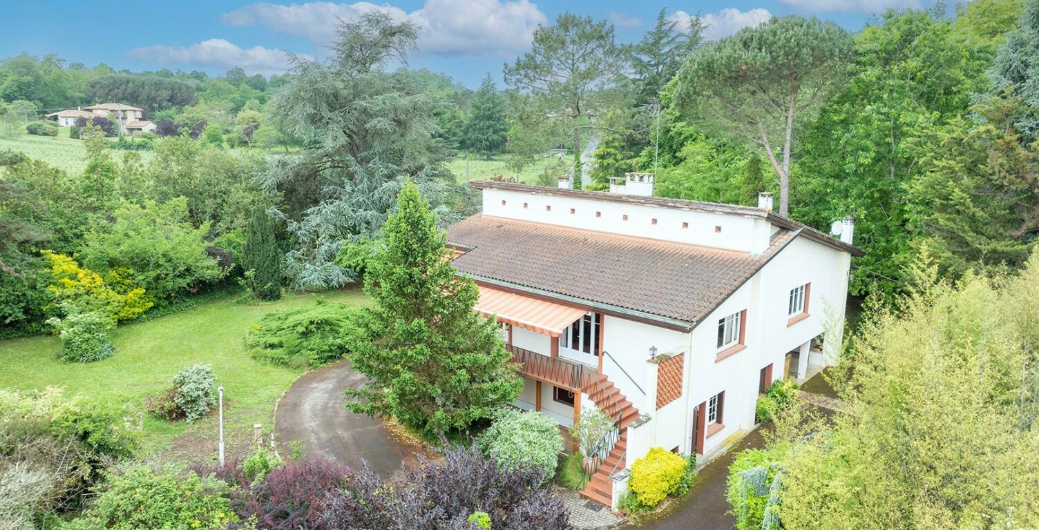 Grande Villa sur Terrain Boisé — photo 1