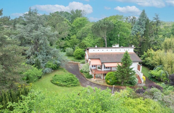 Grande Villa sur Terrain Boisé — photo 2