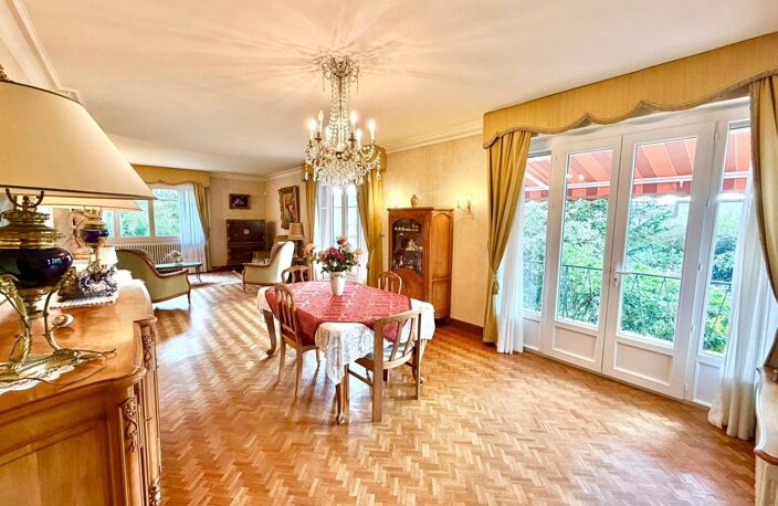 Grande Villa sur Terrain Boisé — photo 4