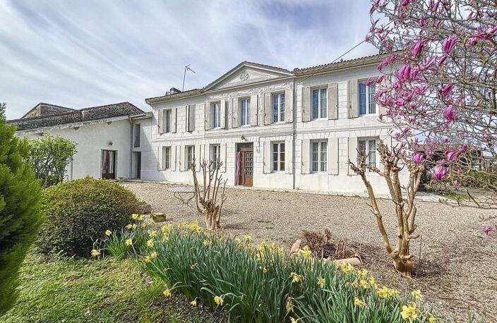 Girondine de 264 m2 à rénover avec fort potentiel — photo 2