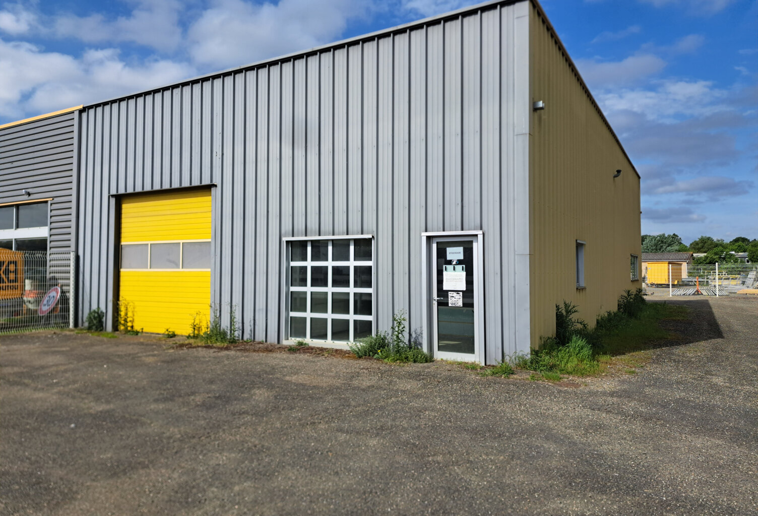 LOCAL PROFESSIONNEL 238 M2 AVEC PARKING — photo 1