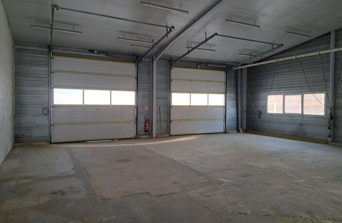 LOCAL PROFESSIONNEL 238 M2 AVEC PARKING — photo 4