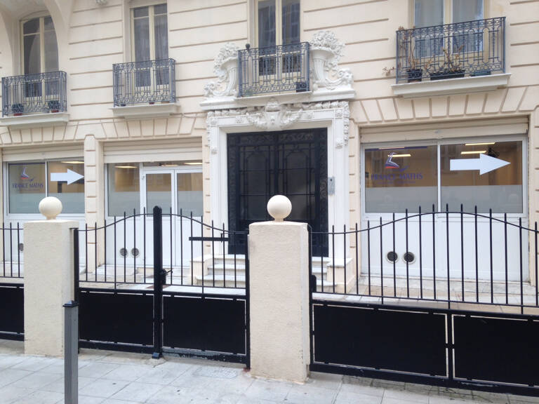 Local commercial à louer - rue Massingy — photo 1