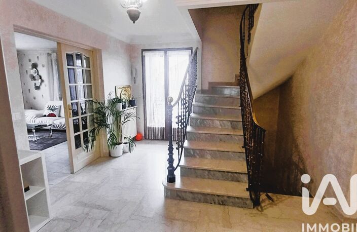 Vente Maison/villa 7 pièces — photo 2