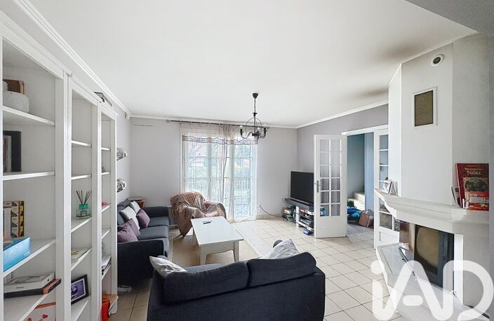 Vente Maison/villa 8 pièces — photo 2