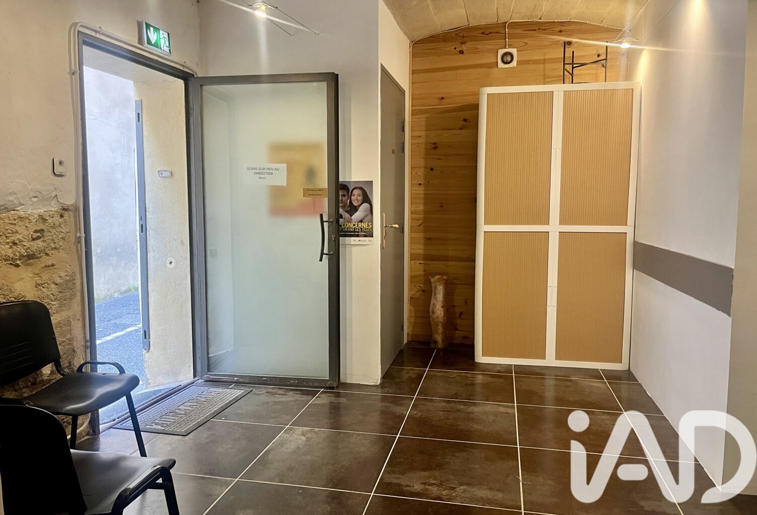 Vente Boutique/Local commercial 77 m&sup2; — photo 1