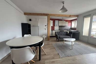 Appartement 3 pièces 696 €