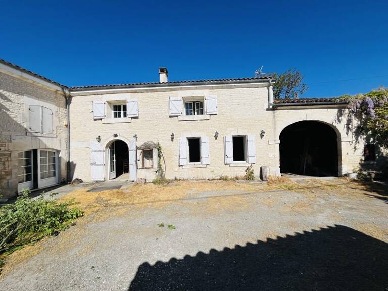 Charentaise de 8 pièces principales — photo 1