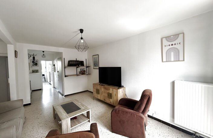 À Balaruc-Les-Bains, grand appartement avec balcon à vendre — photo 2